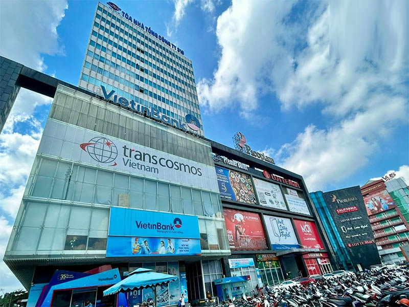 Pico Plaza