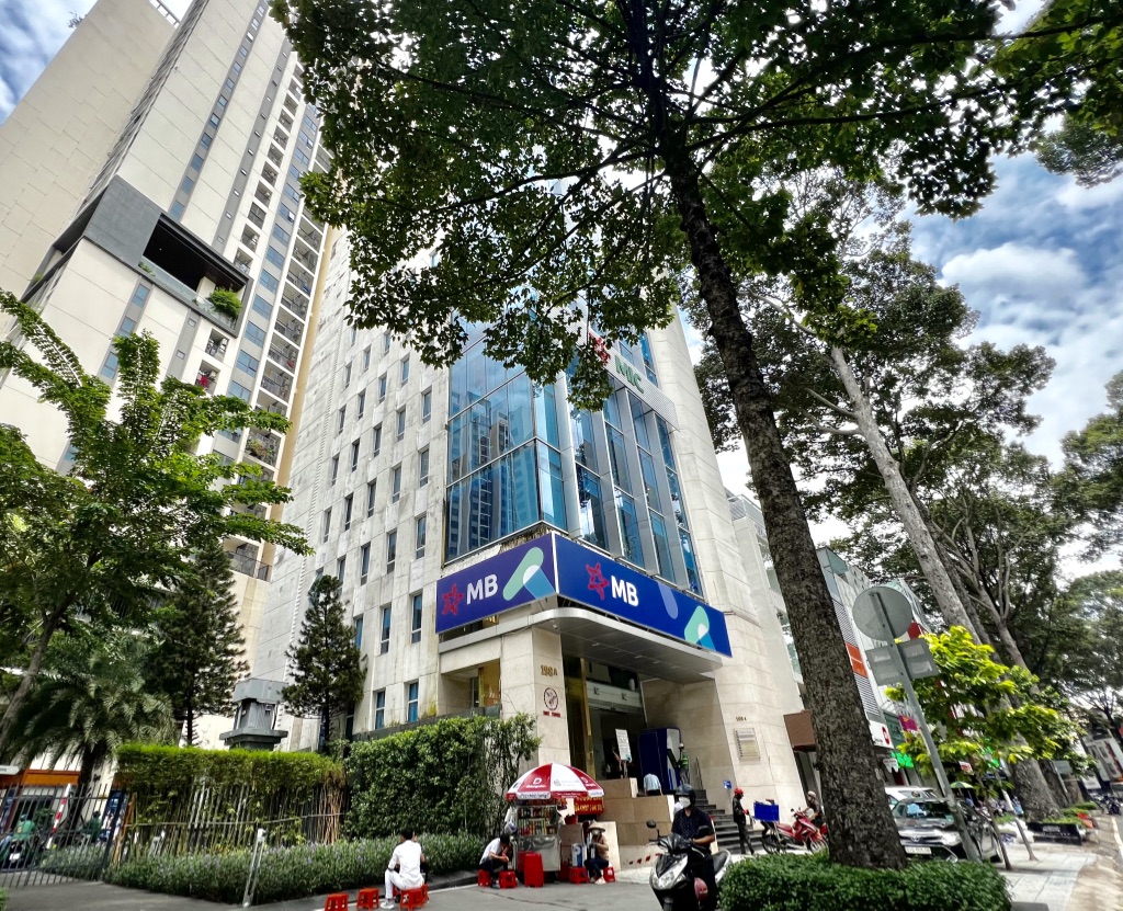 tong-quan-mic-tower-85760e0b-a3bd-4ebb-8e4b-e6f0b1b3bb62.jpg